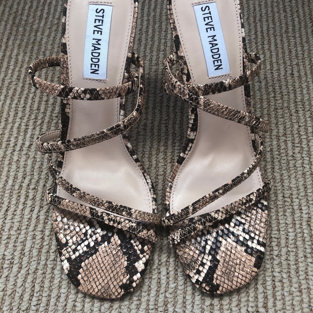 NWOT Steve Madden Snakeskin Heels